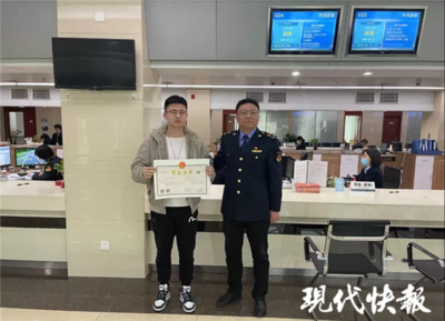 鹽城東臺首創(chuàng)“一照多址+一照通行”新模式，為食品經(jīng)營貿(mào)易注入新活力